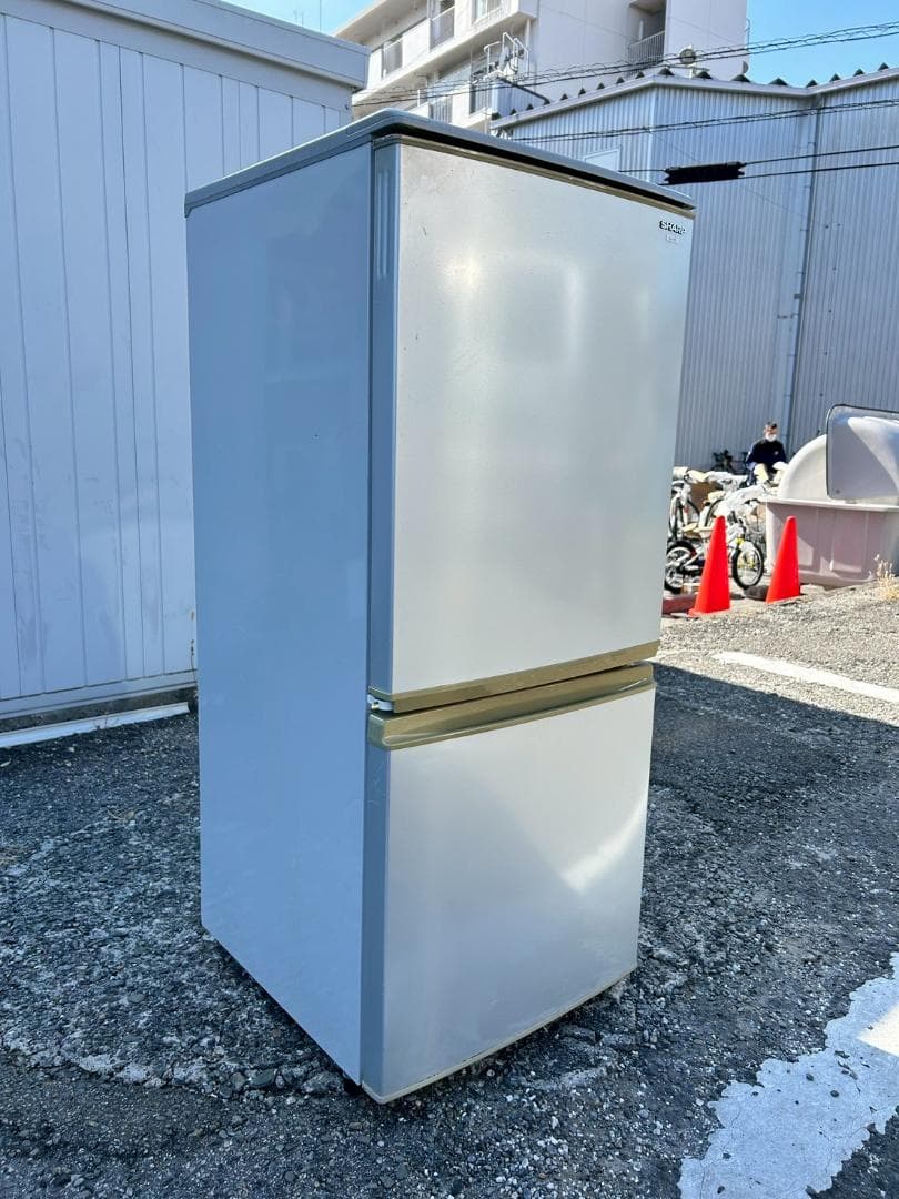 【配送・引き取り可】SHARP 冷凍冷蔵庫 137L 2010年製