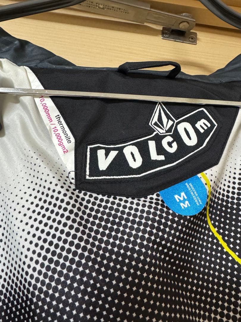【美品】VOLCOM ボルコム スノーボードウェア ジャケット Mサイズ メンズ