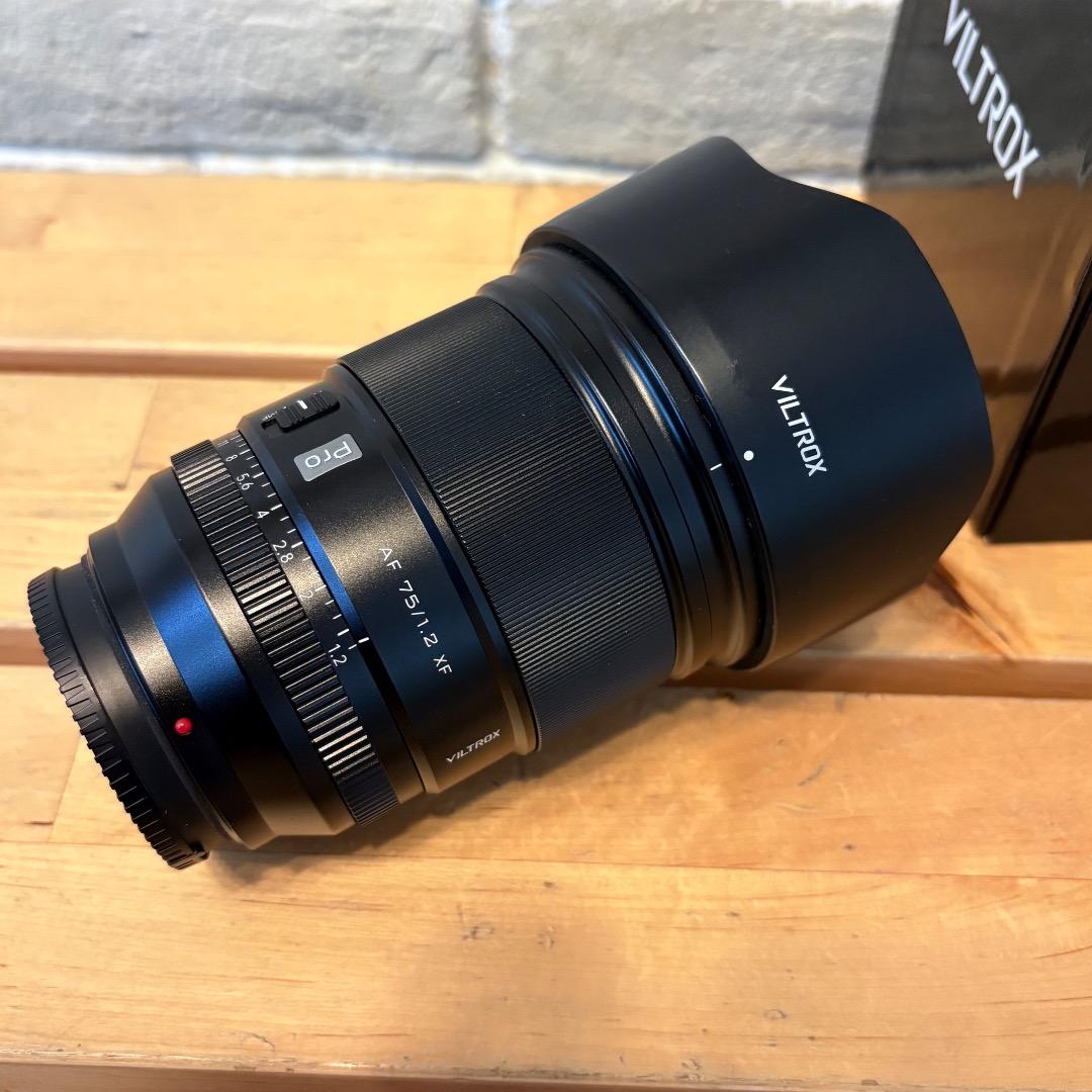 VILTROX AF 75mm F1.2 Xマウントレンズ
