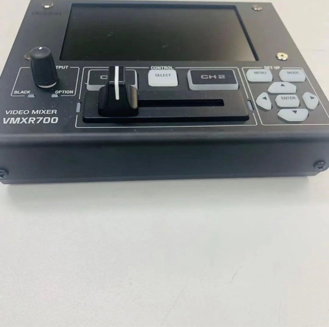 ユニデン 5.0V型液晶モニター搭載 ポータブル ビデオミキサー VMXR700