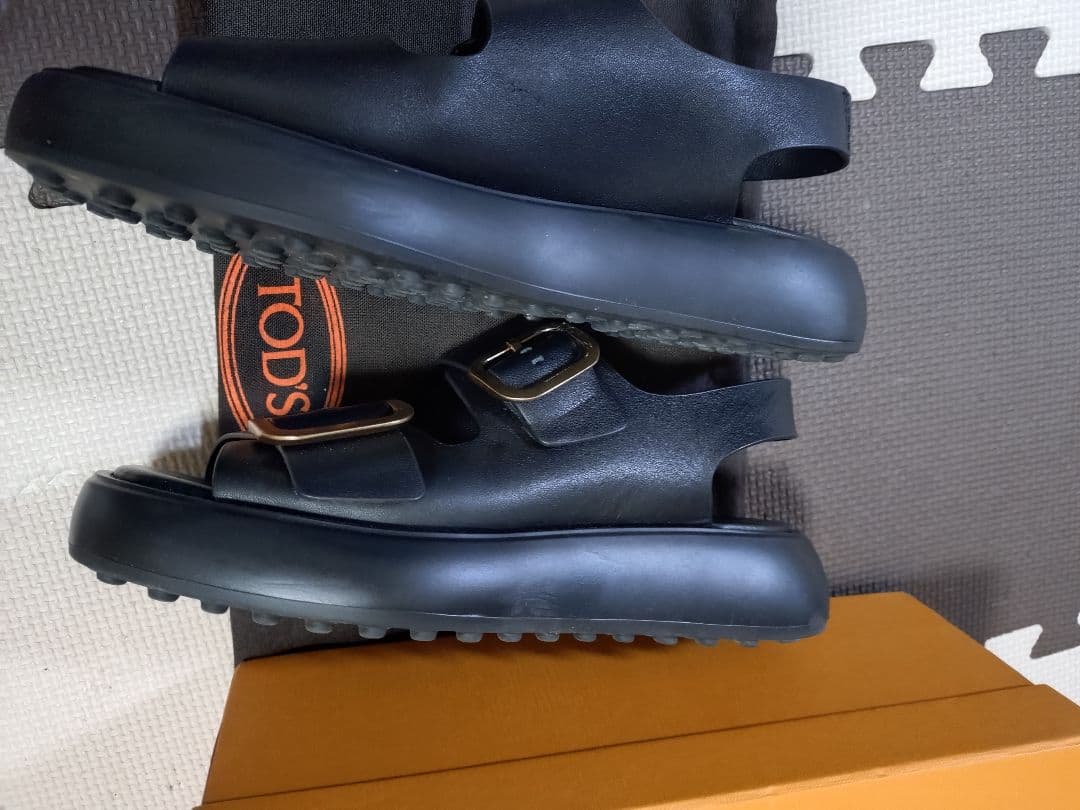 ✿　TOD'S サンダル ゴールドバックル　37