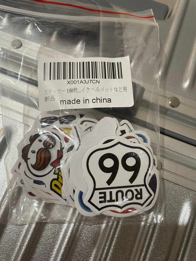 TSAロック付きLサイズ(78l)シルバーキャリーカート、ステッカー100枚付き