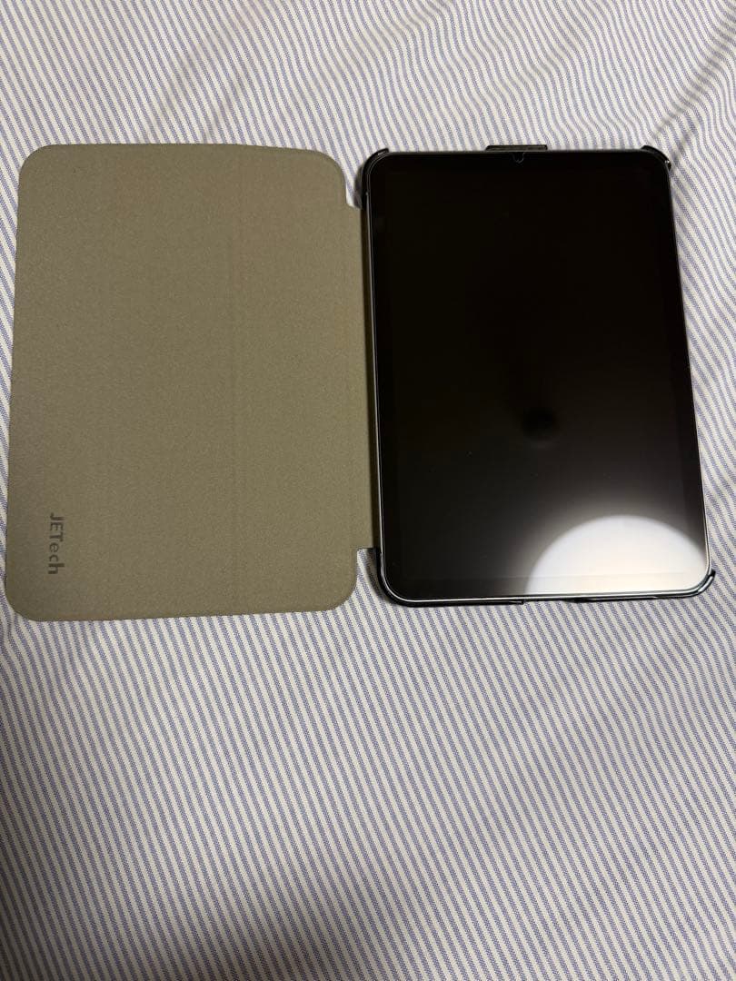 iPad mini (A17 pro)本体 充電器付き、ガラスフィルム、カバー