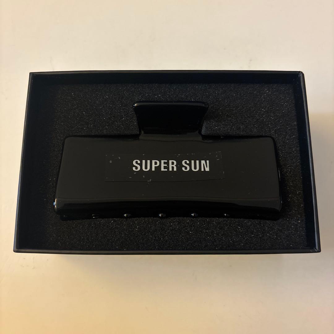 【新品未使用】Zee Pruk SUPER SUN ヘアクリップ　スーパーサン