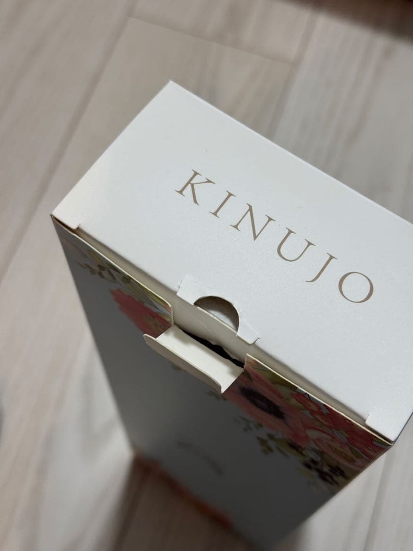 美品⭐️ KINUJO DS200 ストレートヘアアイロン ホワイト 絹女