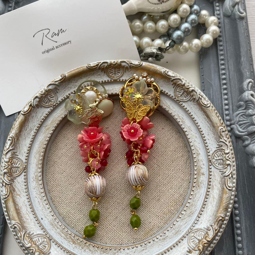 いとうゆ　アンティークボタン　チェコガラス　サージカルステンレスピアス