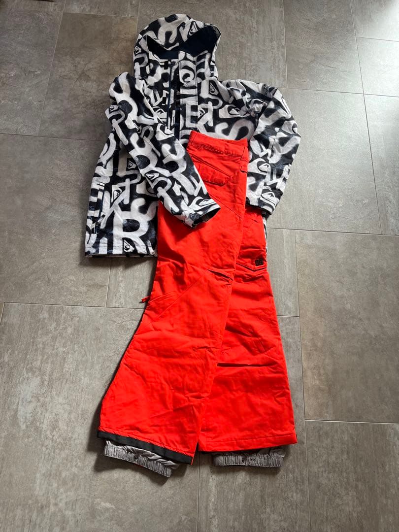 Quiksilver スノーボードウェア セットスキーウェア男女兼用