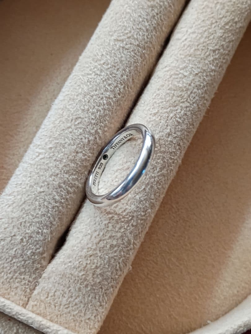 Tiffany ティファニー　スタッキングバンドリング　エメラルド　9号