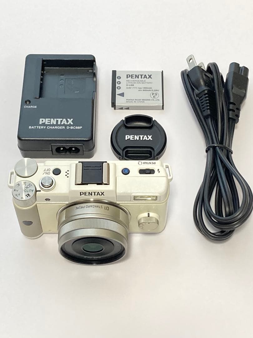 PENTAX ペンタックス　ミラーレス一眼Q ホワイト　01レンズセット