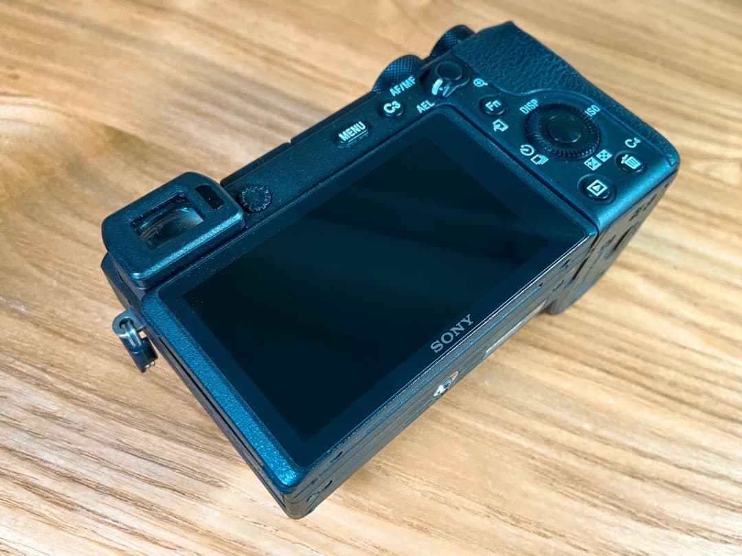 SONY α6600 + SmallRig ケージ＆アーム｜純正バッテリー付