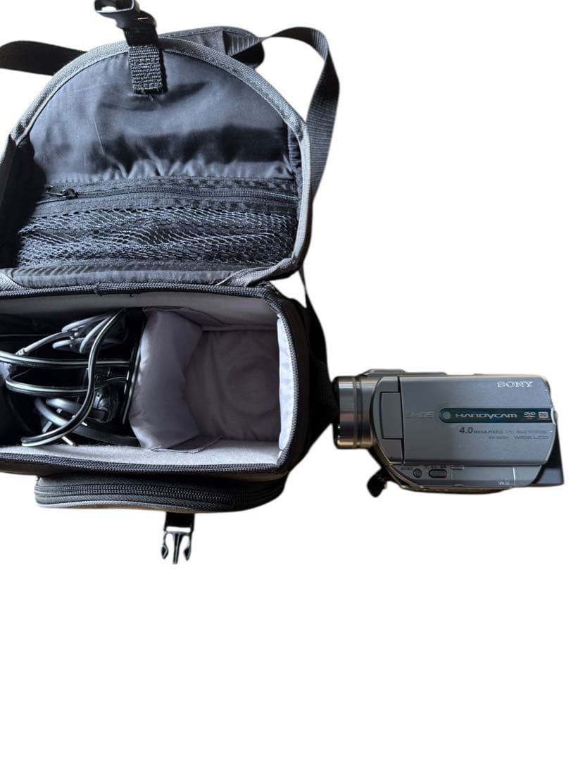 ビデオカメラ DCR-DVD505とSONY ハンディカム用3脚VCT-50AV