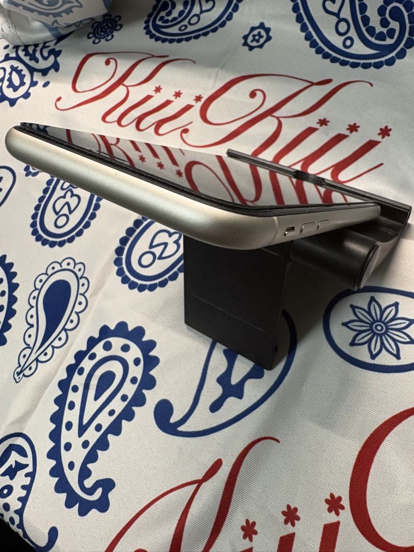 iPhone11バッテリー88％SIMフリー64GBホワイト