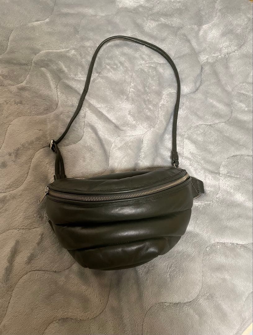 美品マリメッコ　pixie ボディバック　レザー