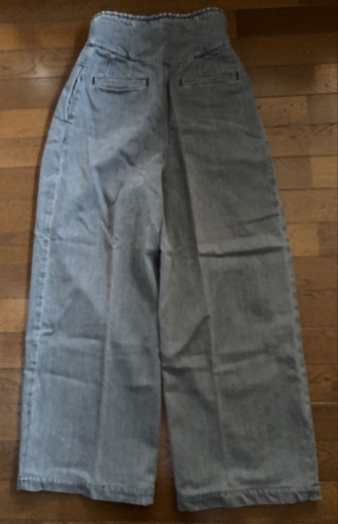 ラドロー　グレー ワイドデニムパンツ