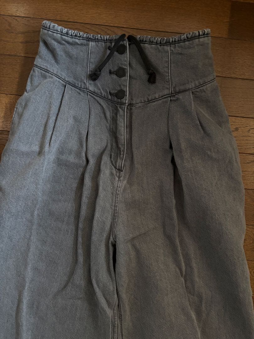 ラドロー　グレー ワイドデニムパンツ