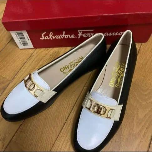 Salvatore Ferragamo ローファー ホワイト/ブラック
