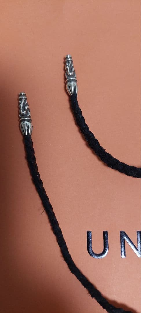 CHROME HEARTSスクロールチップレザーブレイド