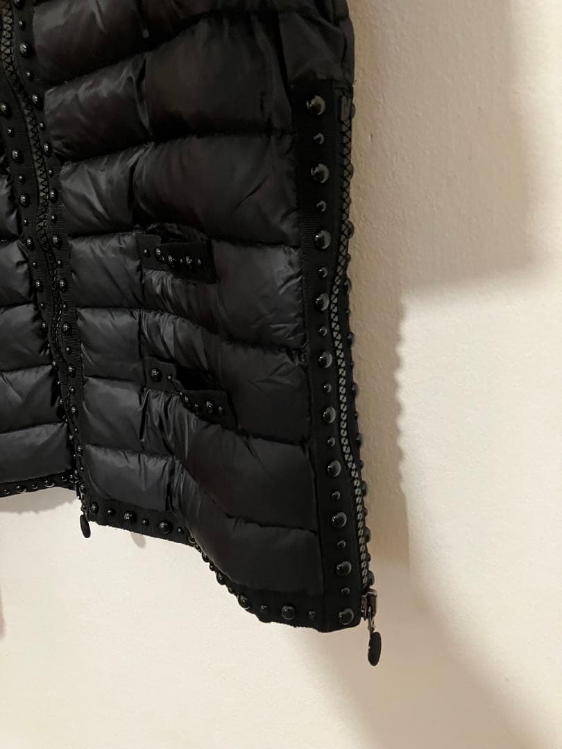 Moncler モンクレール　デザインの素敵なダウンジャケット