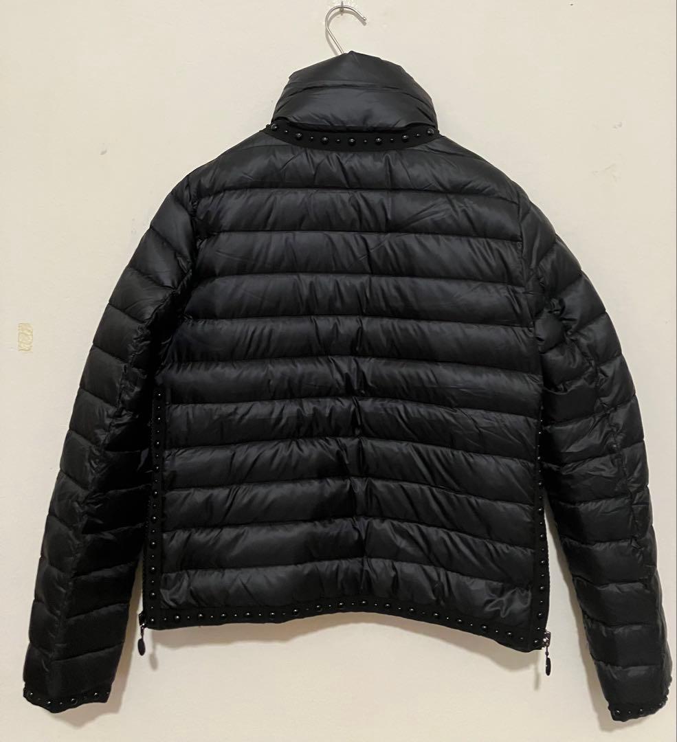 Moncler モンクレール　デザインの素敵なダウンジャケット