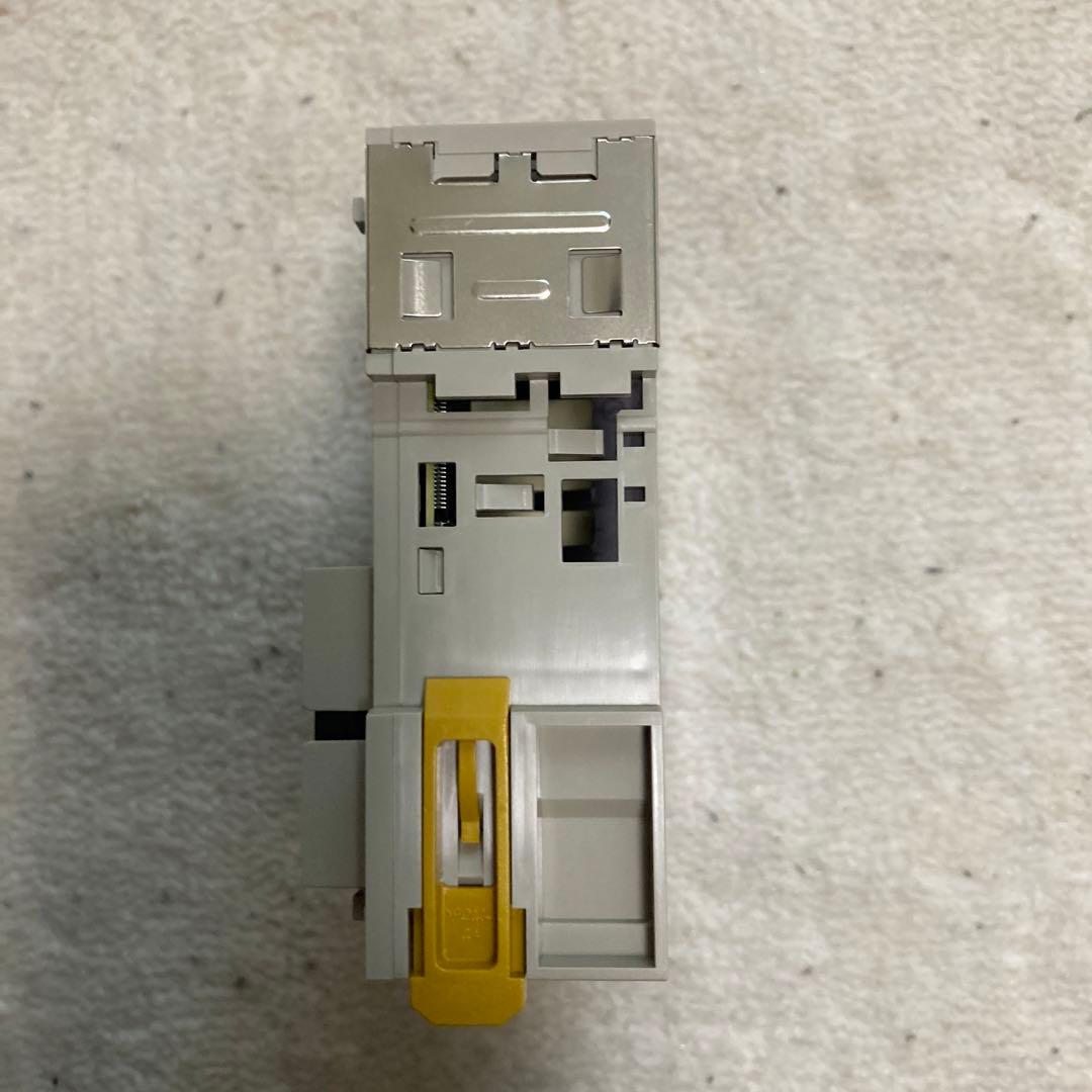 CJ1W-OC201 リレー独立接点出力ユニット 出力8点 (OMRON)