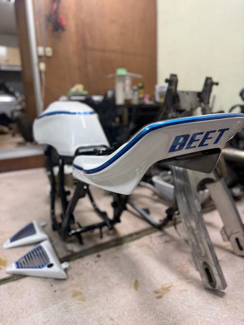 NC31 CB400SF 新品　テールカウル　CBXテール