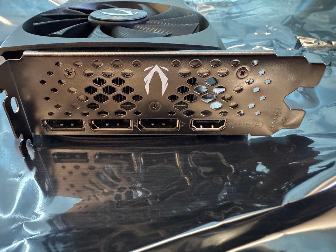 グラフィックボード・グラボ・ビデオカード ZOTAC GAMING GeForce RTX4070 TwinEdge OC