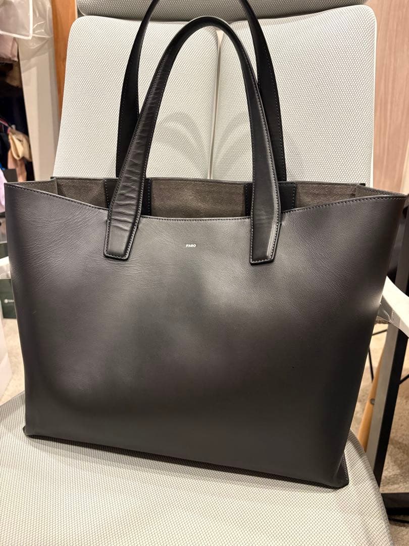 faro ブラック レザートートバッグ