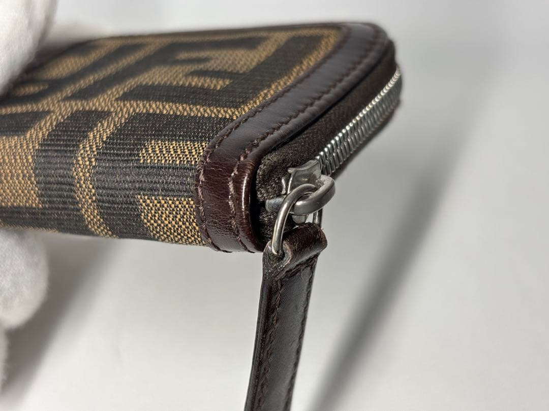 【極美品】FENDIフェンディ　ケース　ズッカ