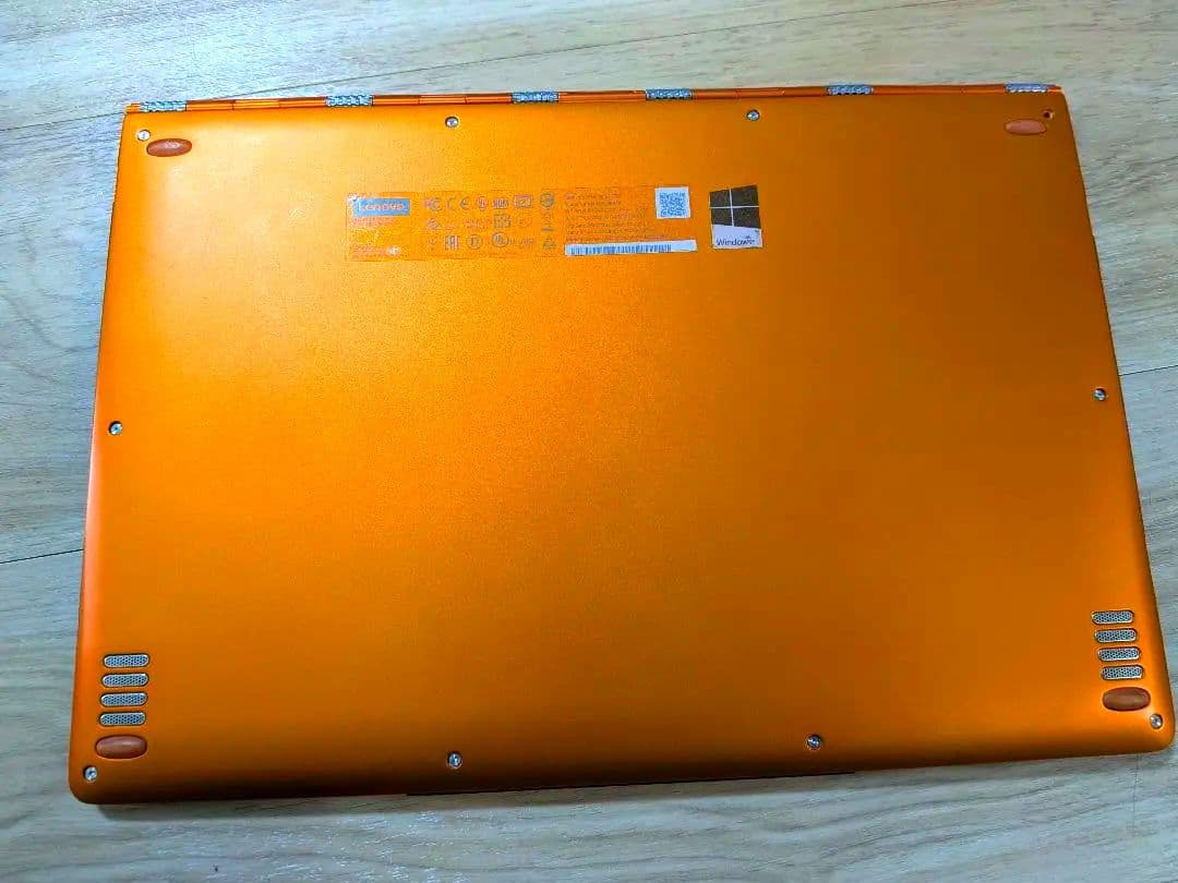 Lenovo Yoga900 13.3型　モバイルノートパソコン