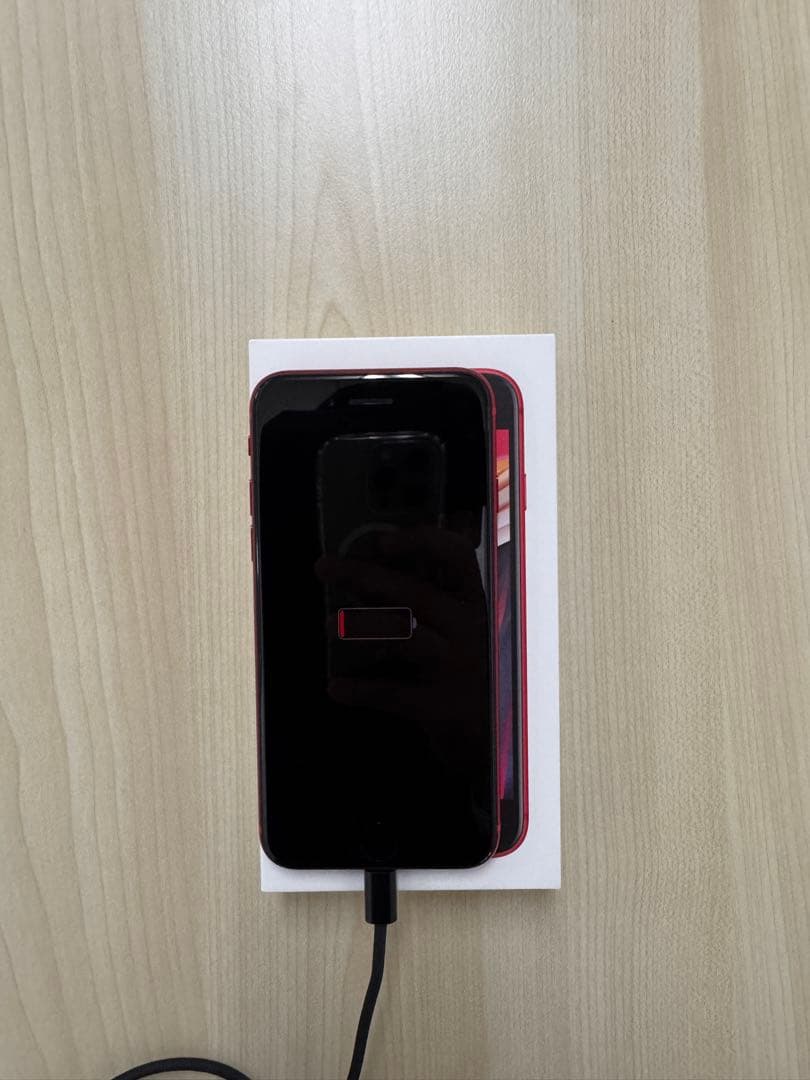 【美品ですが訳あり】iPhone SE2 64GB 本体 レッド　※返品不可