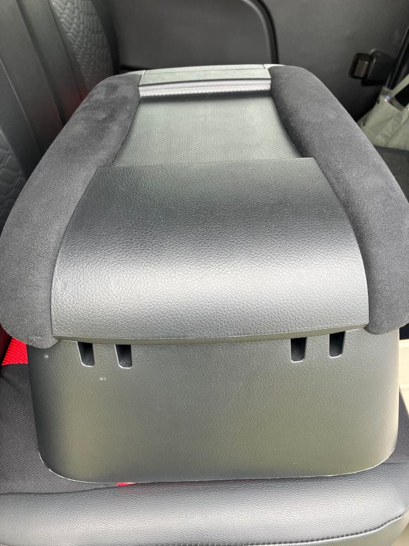 キャラバン純正コンソールボックス