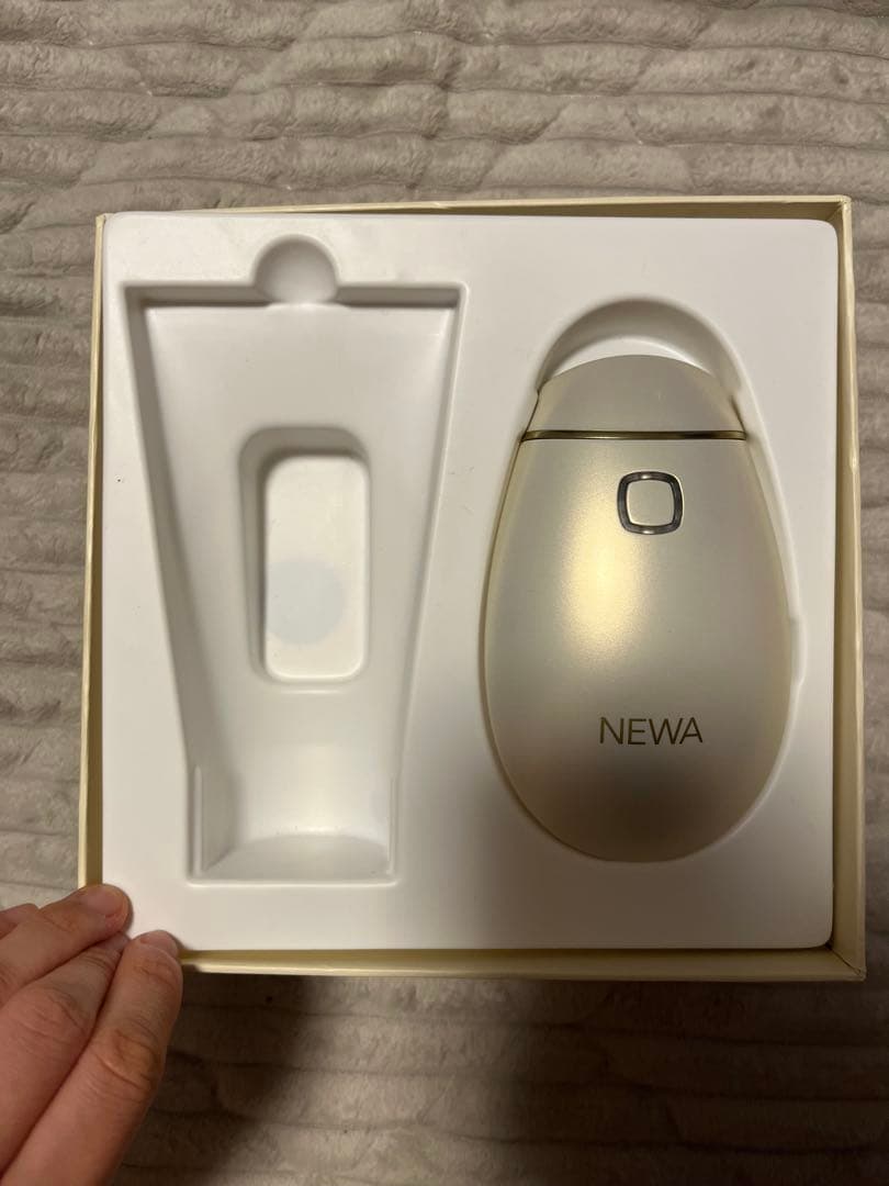 NEWAリフト　ニューワリフト　シャンパンゴールド