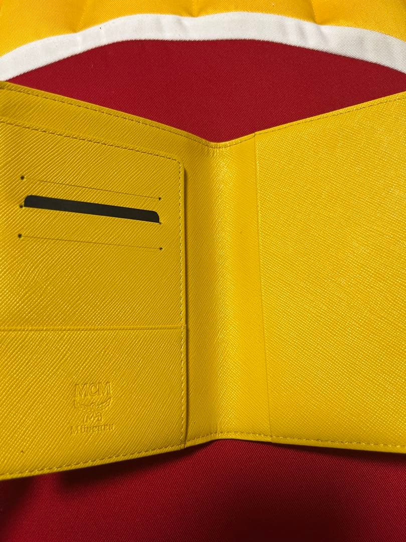 再値下げ✳︎MCM ウサギデザイン パスポートケース　イエロー