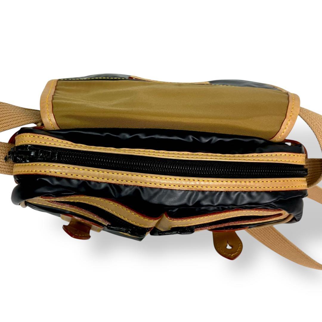 【極美品】HUNTING WORLD ハンティングワールド　メッセンジャーバッグ