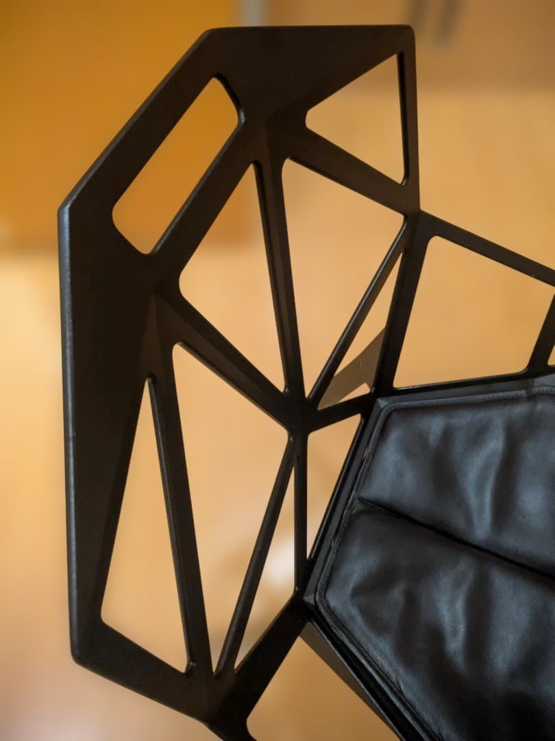 送込美品！MAGIS chair one革座面付きデザイナー椅子