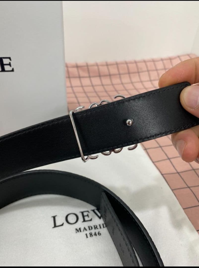 ロエベ　レザーベルト　銀色金具　90ｃｍ