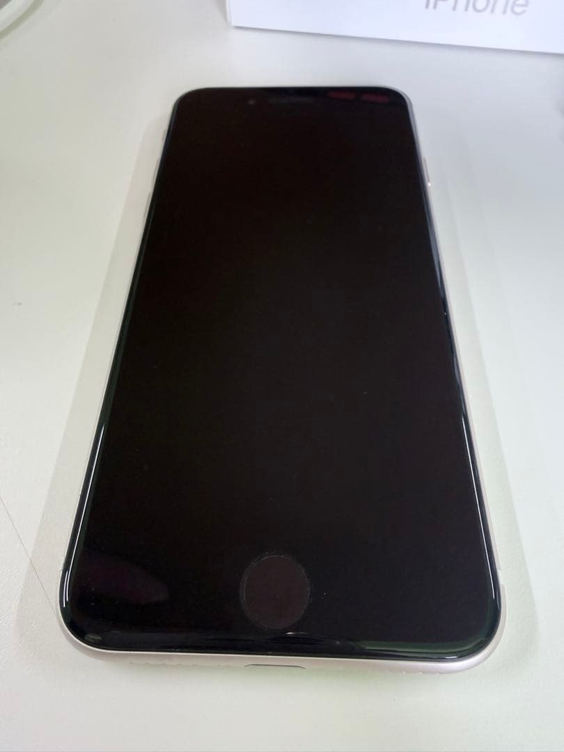 Apple iPhone SE(第3) ホワイト