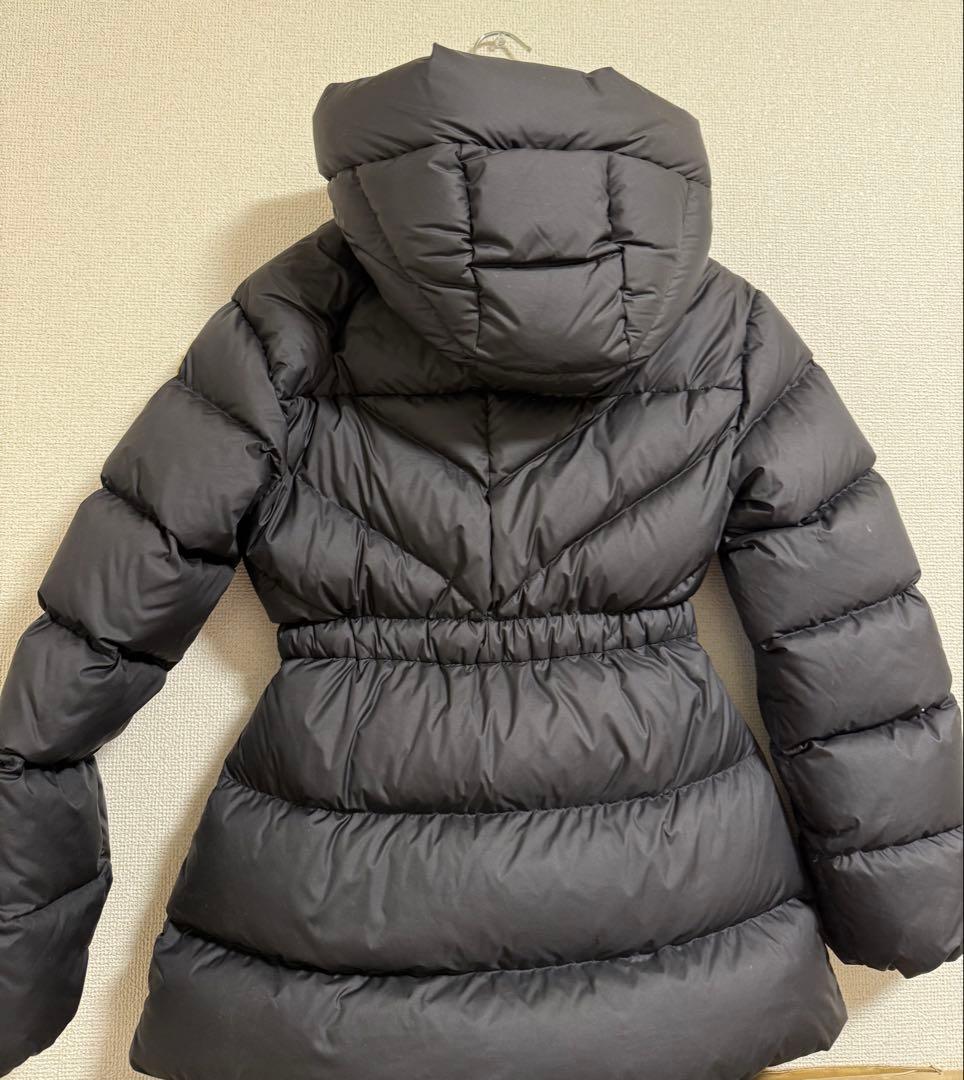 Moncler ブラック ダウンジャケット