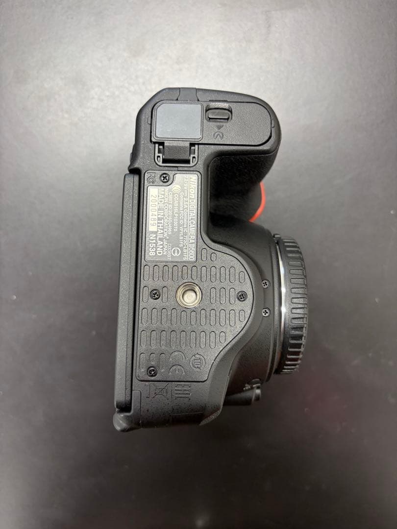 Nikon D5600 ボディほぼ新品