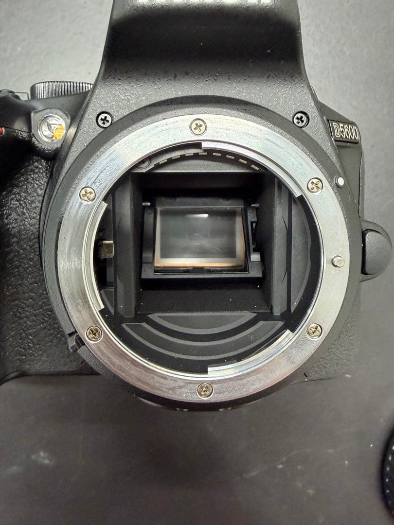 Nikon D5600 ボディほぼ新品