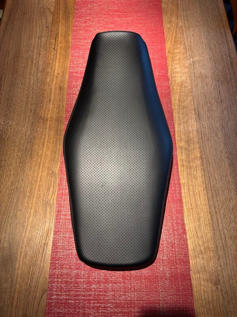 グロムJC61 キタコアイディアルシート　レッドステッチ