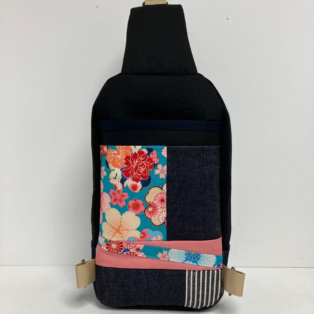 マチャ抹茶様　ボディバック　通院手帳サコッシュ　チワワ　トイプードル