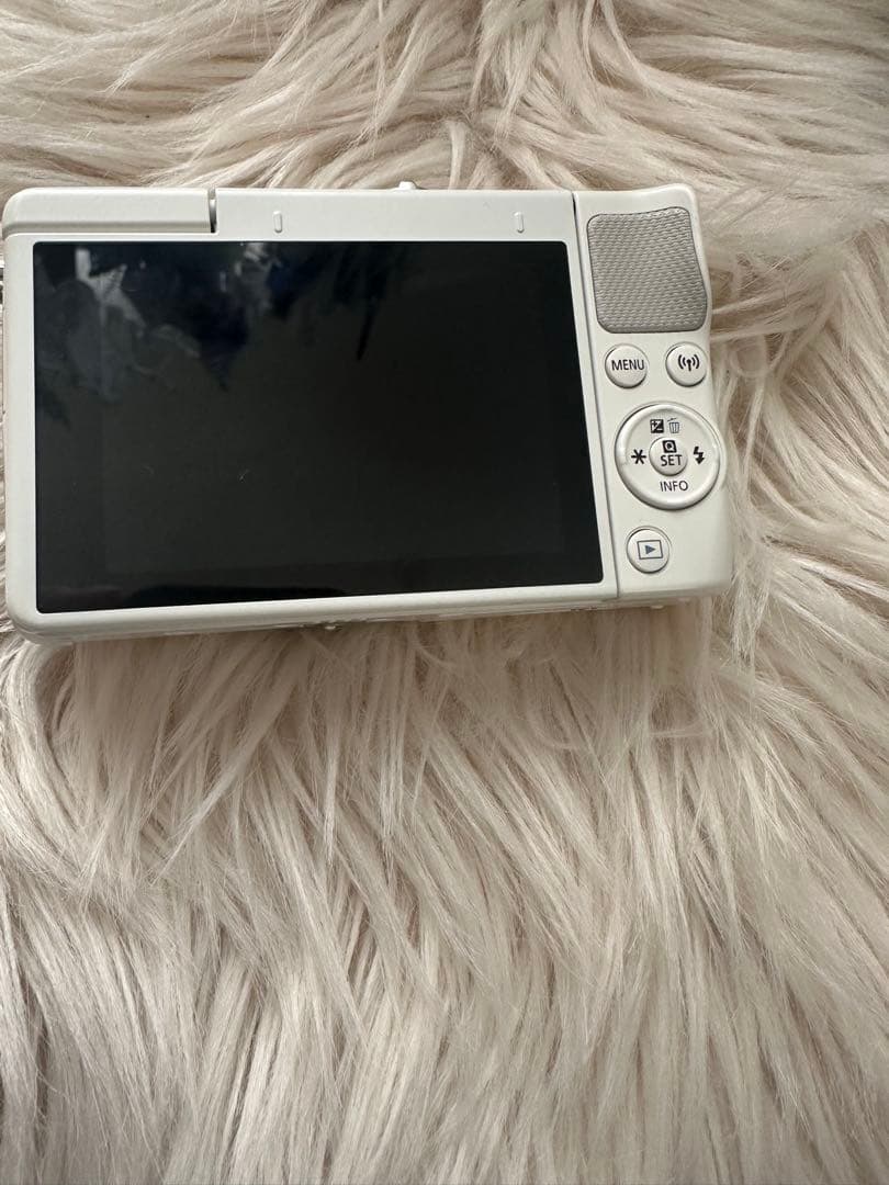 Canon EOS M100 ミラーレス一眼