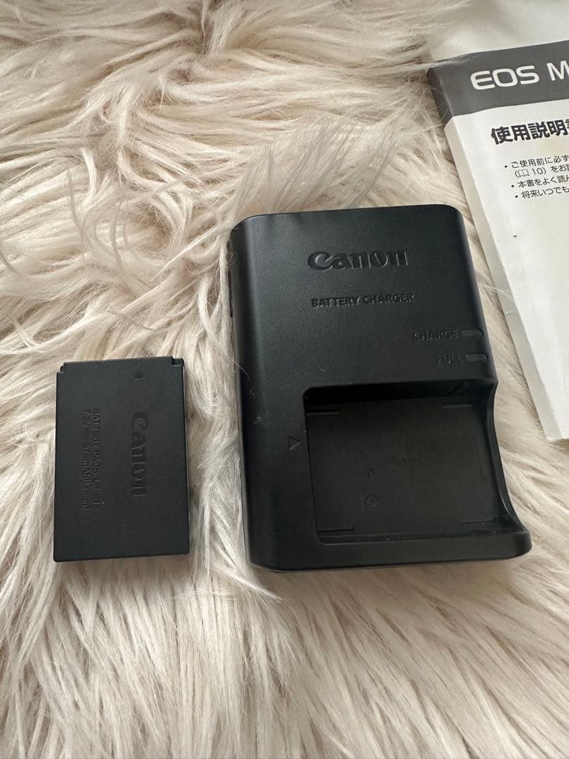 Canon EOS M100 ミラーレス一眼