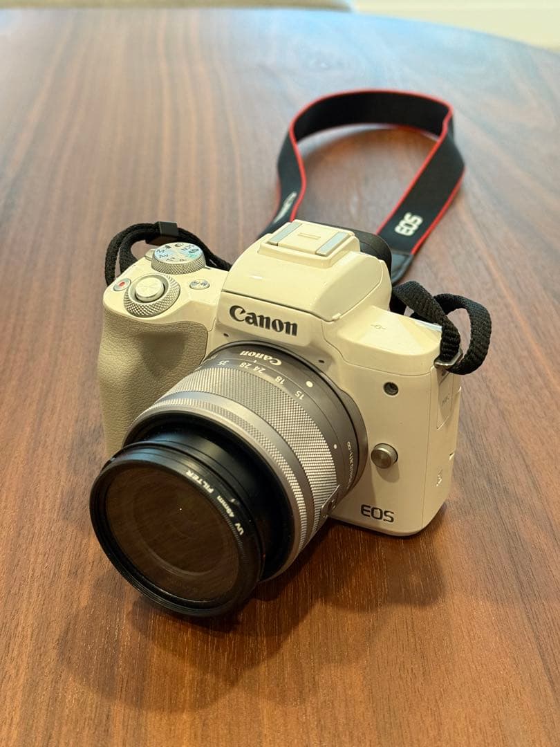 【お値下げ中】【新品同様】Canon EOS Kiss M ダブルズームキット