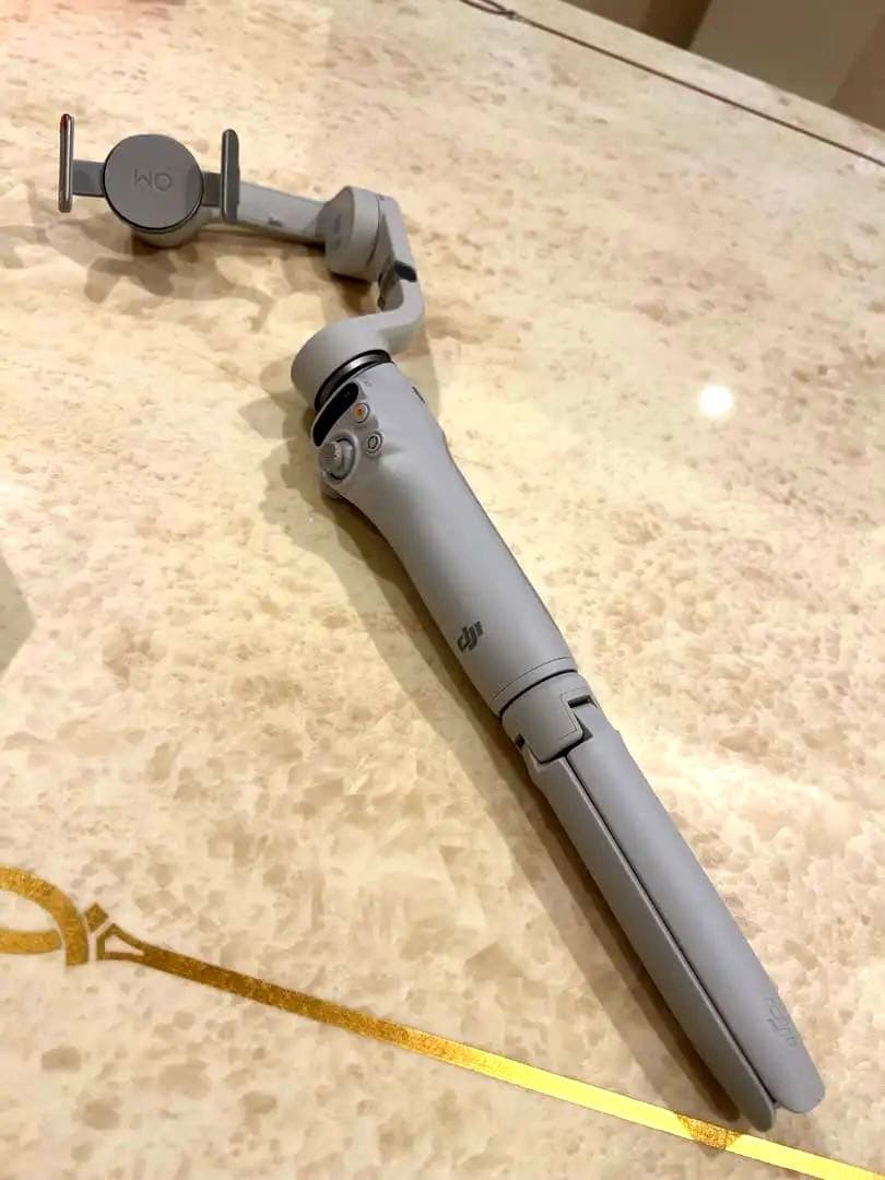 新品未使用 DJI スタビライザー 自撮り棒 3脚 撮影 マイク ライト セット