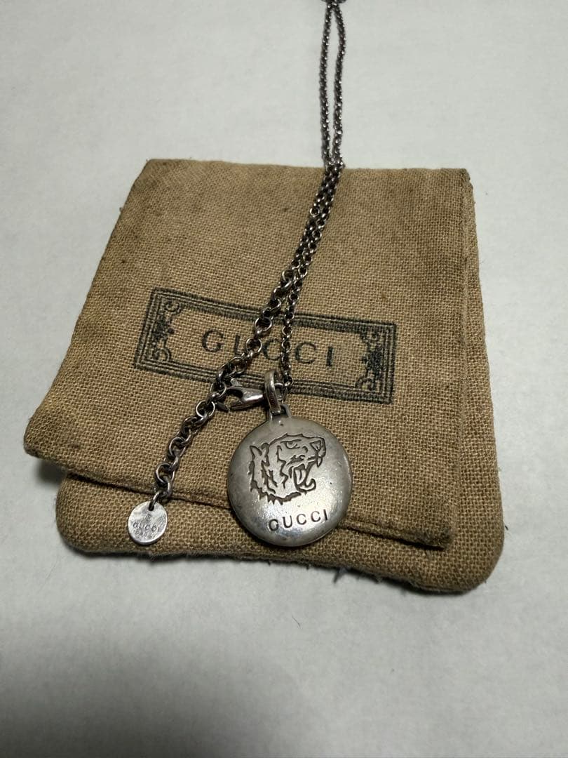 GUCCI「Blind for Love」ペンダントネックレス