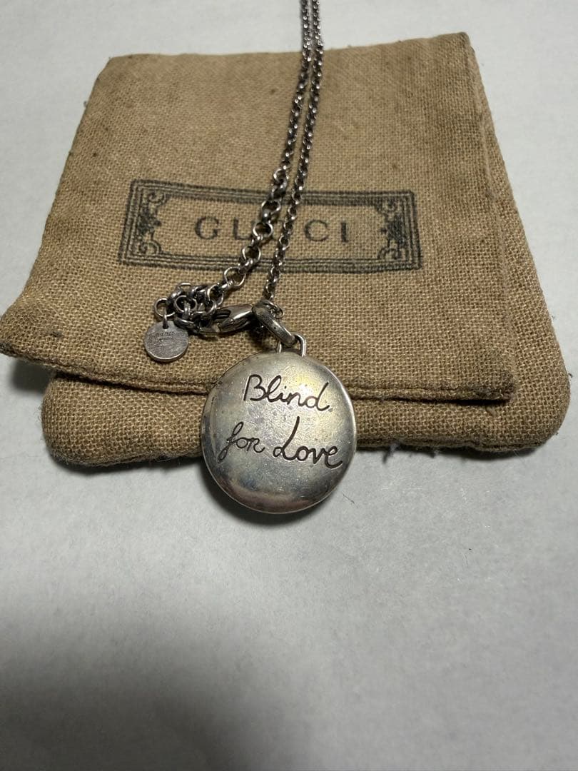 GUCCI「Blind for Love」ペンダントネックレス