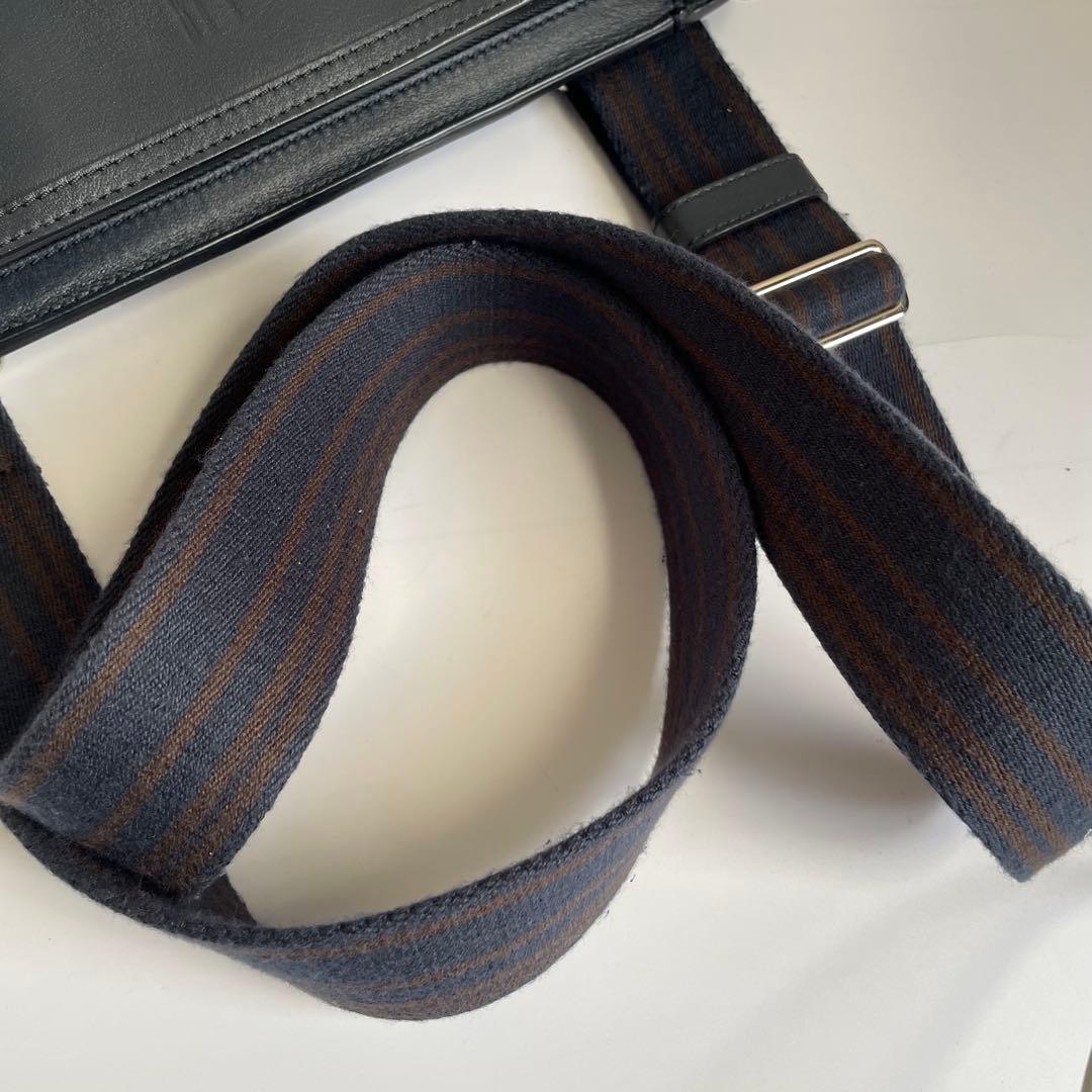 ✨未使用級　近年モデル✨　dunhill ショルダーバッグ　ポシェット　レザー