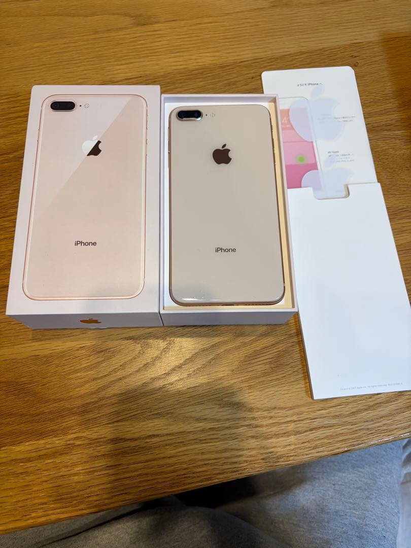 Apple iPhone 8Plus 美品SIMフリー　シャンパンゴールド
